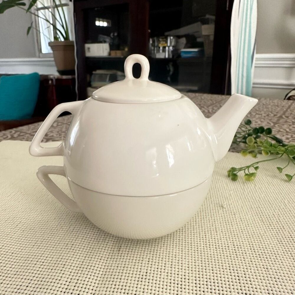 Robinson Design Group Vintage White Teapot‎ and Cup Stackable Stoneware Japan